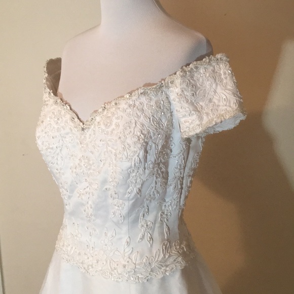 Say YES! Mon Cheri Wedding Dress - Picture 3 of 8